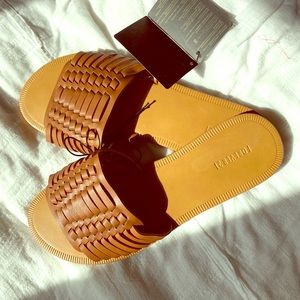 Forever 21 basket weave slides, new with tags, 6